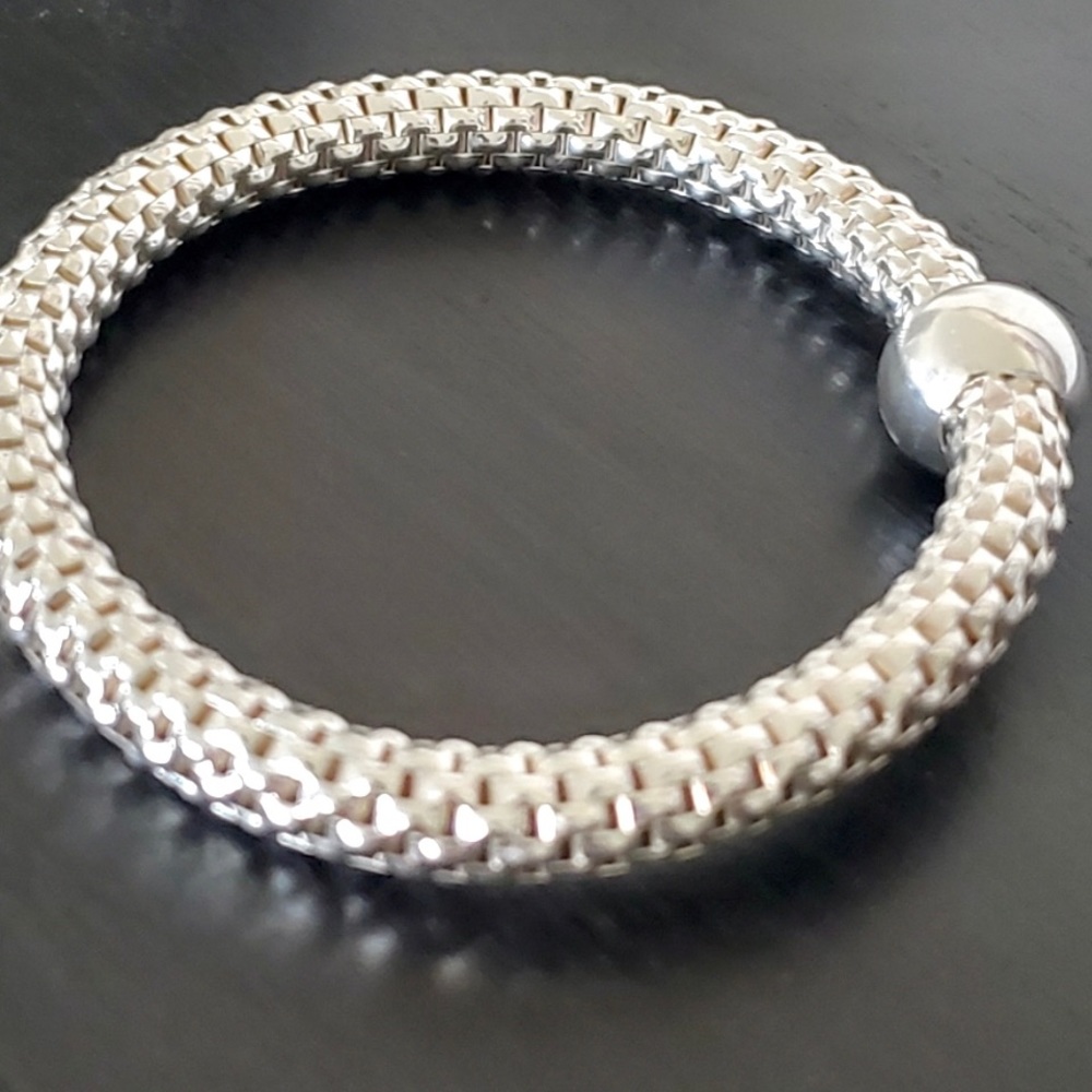 Silpada Vintage Sterling Silver Stunning Chic Stretch Bracelet 2.5 inch diameter